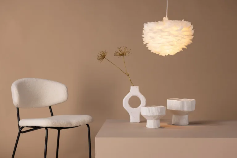 Valge kunstsulgedest ripplamp Nicola, Ø35 cm - 17057-001
