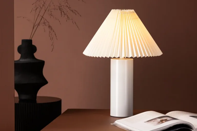 Helehall volditud lambivarjuga laualamp Largin, 45 cm (raud, PVC/paber) - 17067-006