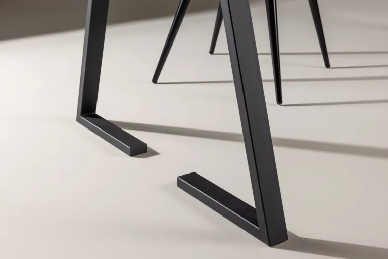 Jakarta tiigipuust söögilaud musta metallist detailiga, 200x90 cm - 18004-680