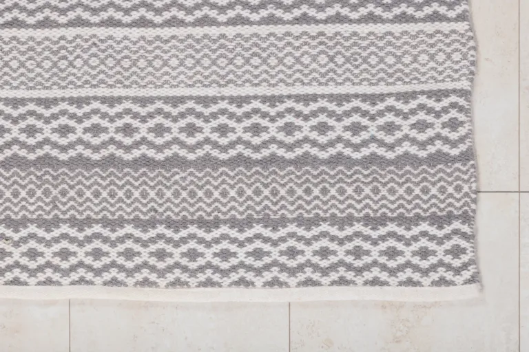 Käsitöövaip Sishu helehall mustriga, vill ja puuvill, 200 × 300 cm - 18030-331