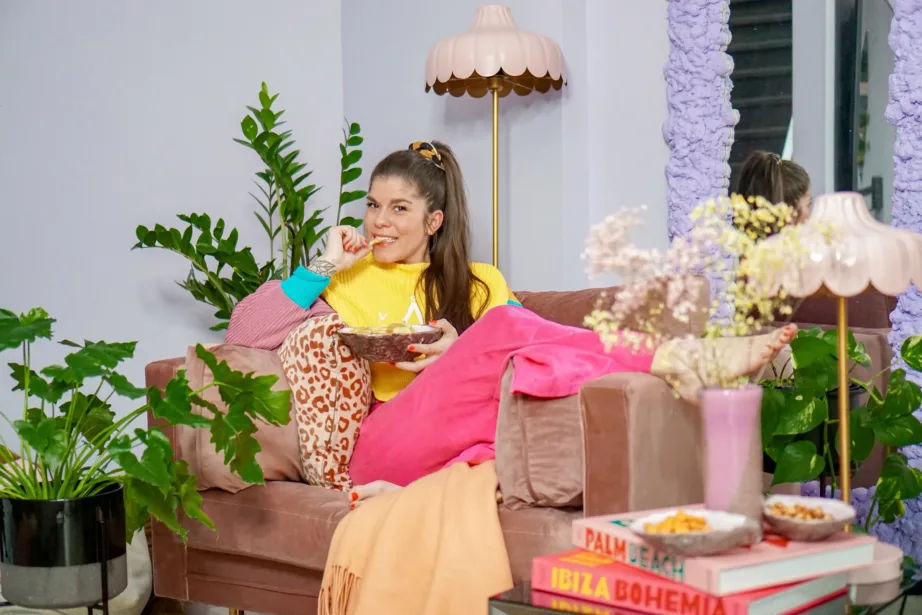 Vanaroosast sametist tugitool Boom kuldsete jalgadega, 18046-989 – 8