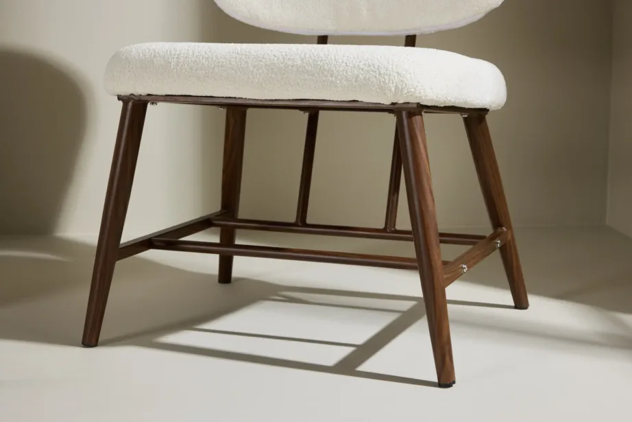 Valge buklee-kattega tugitool pähklitooni terasraamil Midland, 18048-100 – 9