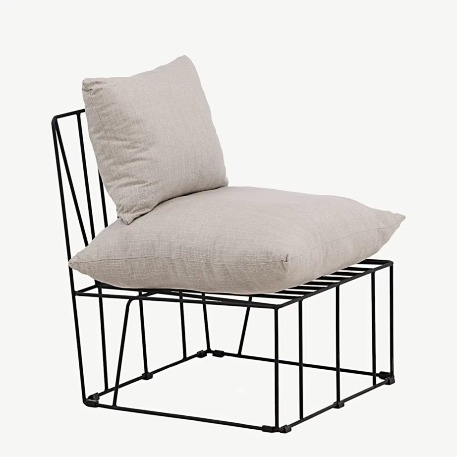 Beež polüesterlinase kangaga tugitool musta metallraamiga Livonia, 18048-110 – 3