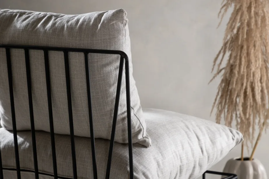 Beež polüesterlinase kangaga tugitool musta metallraamiga Livonia, 18048-110 – 11