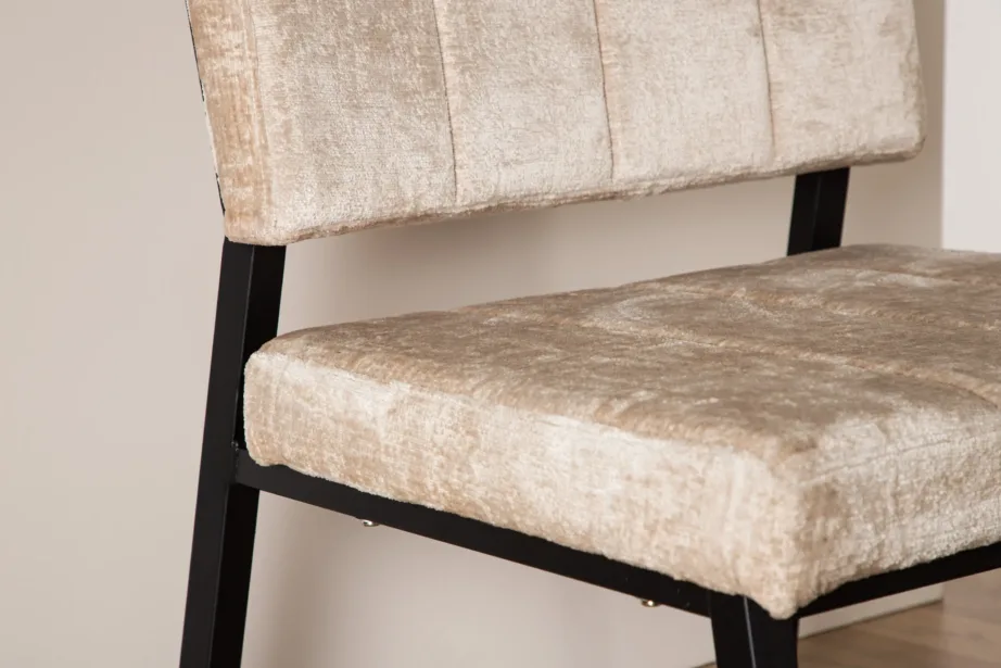 Beežist sametist lounge-tugitool Monett musta metallraamiga, 18048-180 – 9