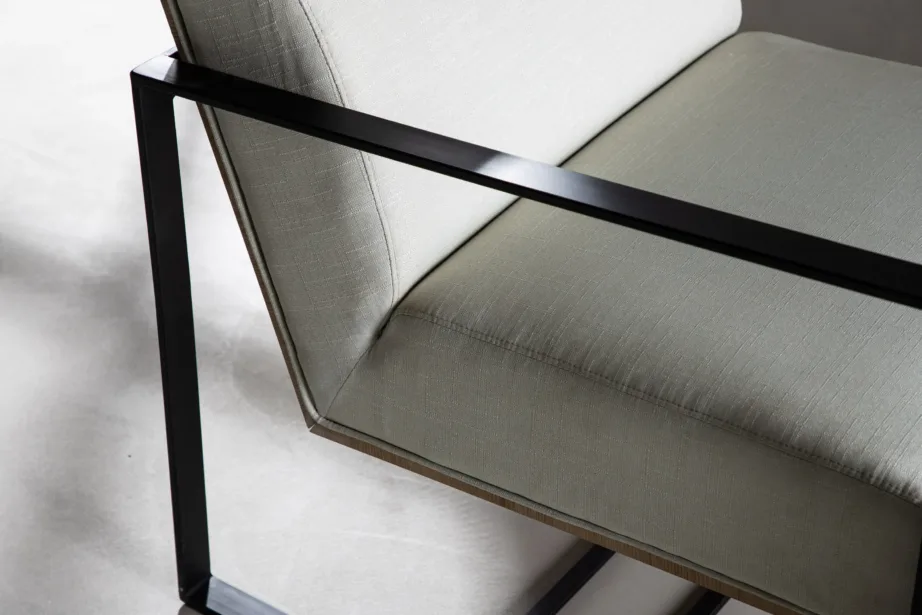 Kansas tugitool murdvalge polüesterlinase katte ja musta terasraamiga, 18048-200 – 11