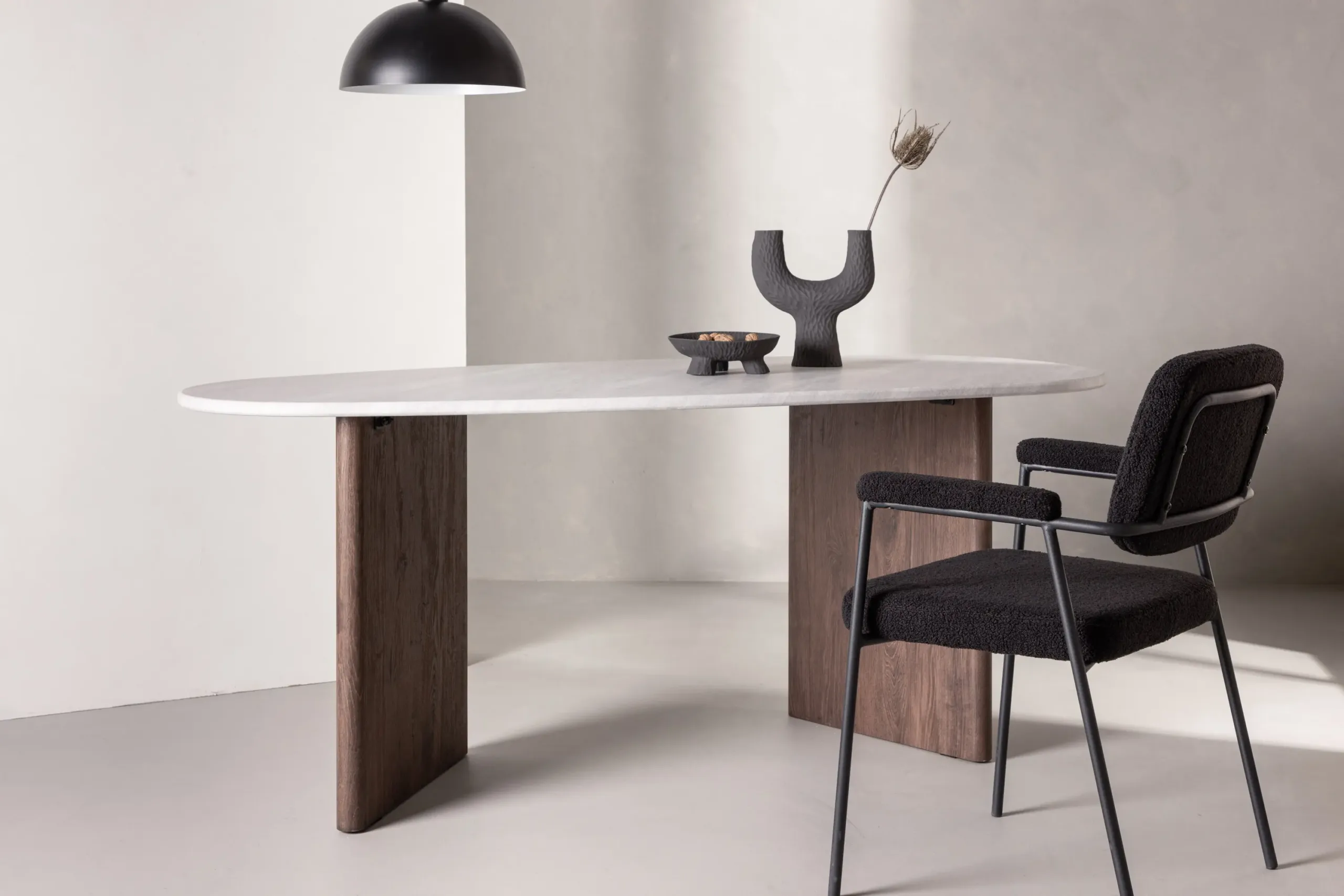 Helehall ovaalne söögilaud Grönvik – MDF, mokka toonis jalad, 180×90 cm - 18914-490