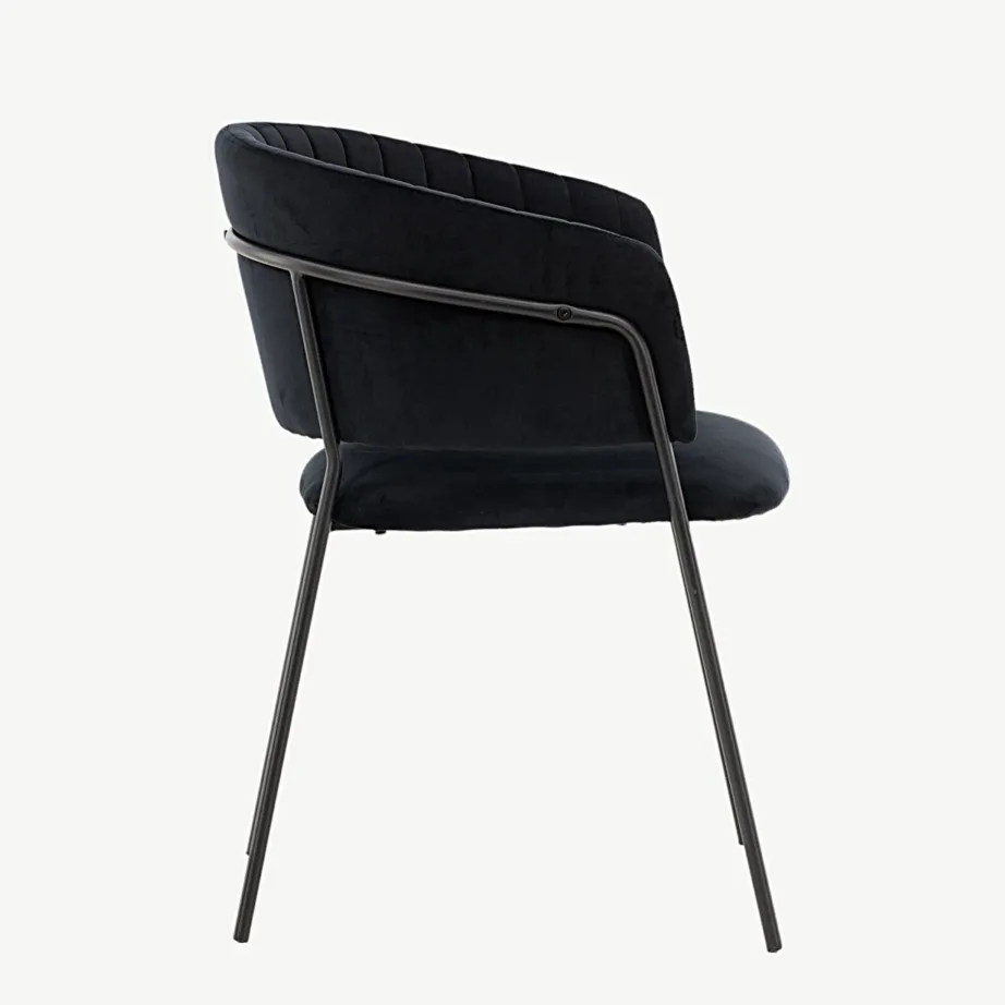 Mustast sametist söögitool Selma mustade metalljalgadega, 19902-360 – 2