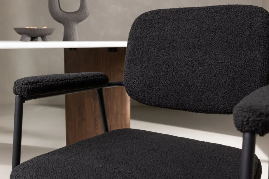 Skandinaavia stiilis musta bouclé-kangaga söögitool Yesterday (käetugedega, metallraam), 19904-458 – 10