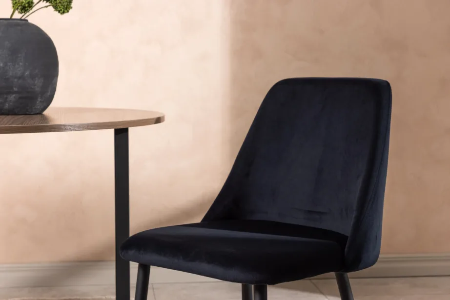 Mustast velvetkangast söögitool Night, terasjalgadega, 19905-408 – 9