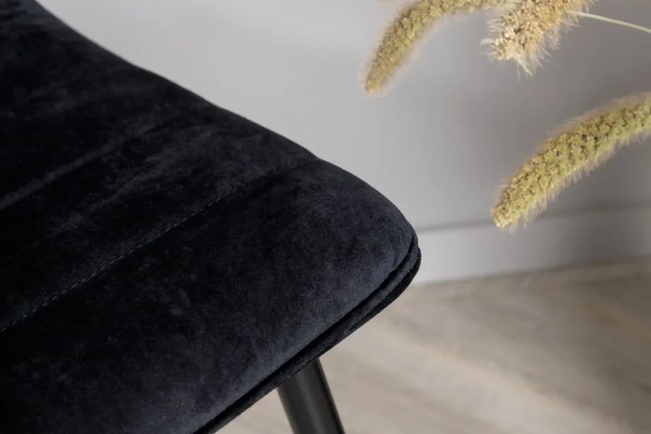 Mustast sametist söögitool Windu (terasjalad, põhjamaine disain), 19908-888 – 10