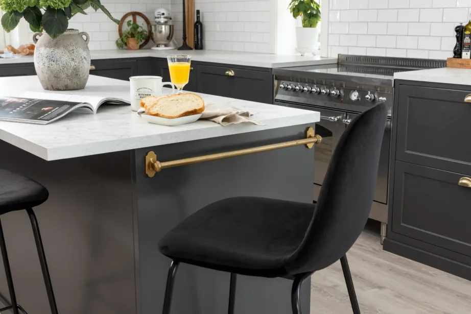 Musta sametkattega baaritool Polar, metalljalgadel, 77 cm, 19909-888 – 8