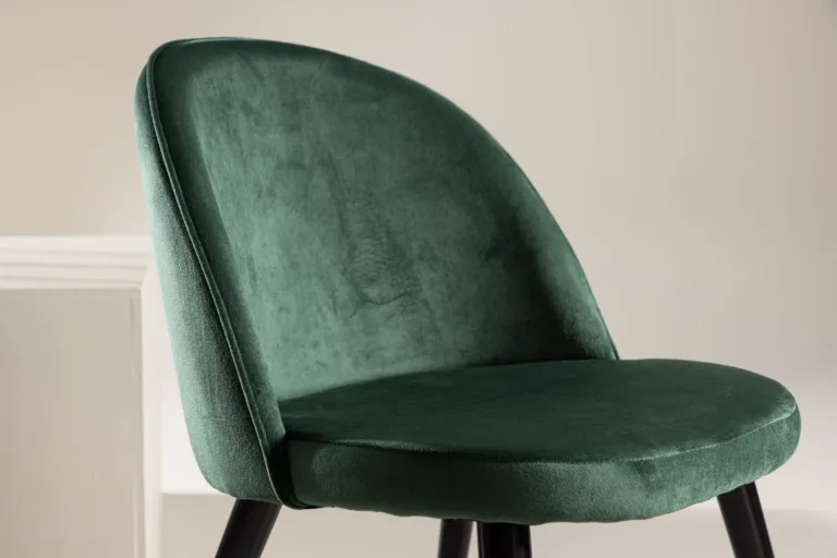 Rohelise sametkattega söögitool Velvet sarjast, mustad metalljalad - 19924-884