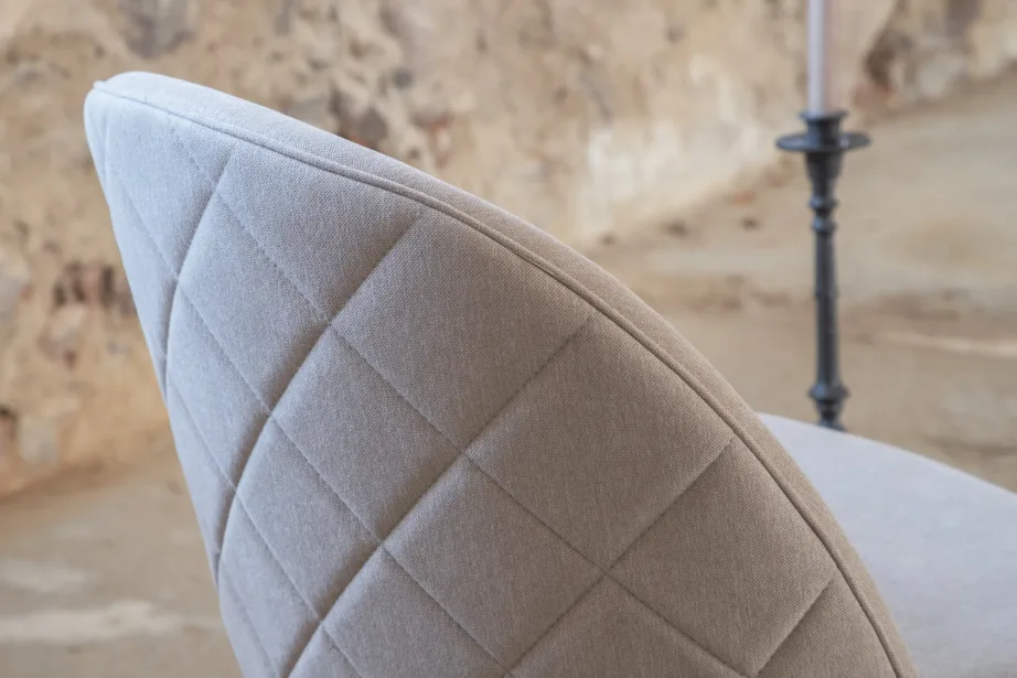 Beež polsterdatud söögitool Velvet mustade terasjalgadega, 19925-810 – 9