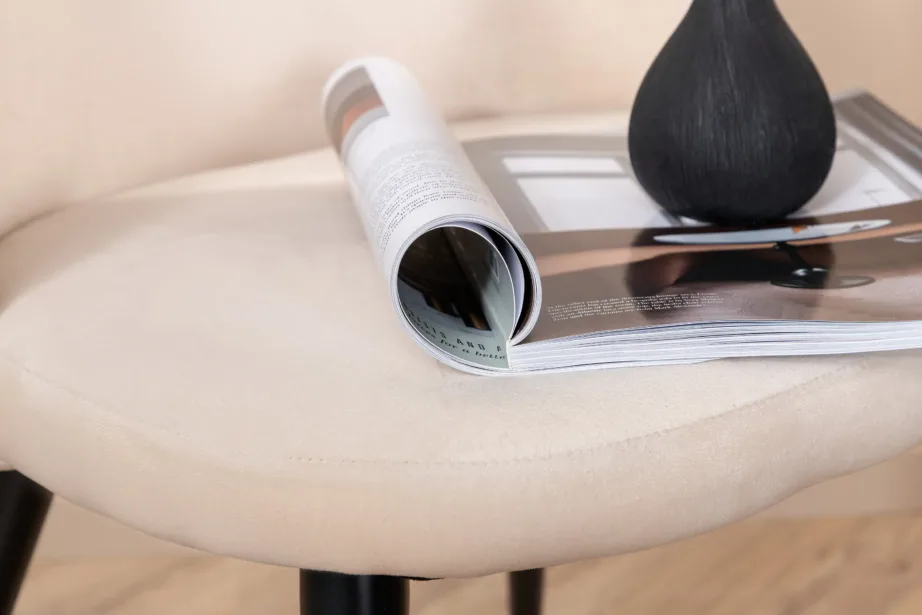 Beežist velvetkangast söögitool mustade terasjalgadega, 19925-880 – 12