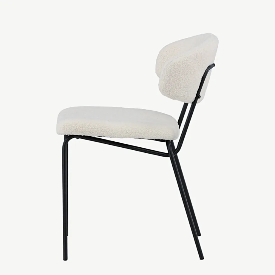 Valgest buklee-kangast, musta raamiga söögitool Chico, 19936-012 – 7