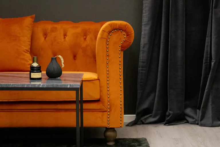 Chesterfield-stiilis roostekarva oranž 3-kohaline sametdiivan Velvet, 4 padjaga - 19936-866