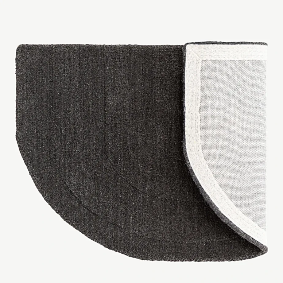 Poolümmargune villavaip Nora, süsimust, 50 × 80 cm, 19963-166 – 2