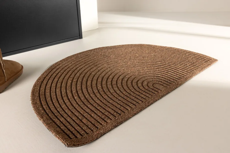 Poolkuu-kujuline uksematt Teodor, polüpropüleenist ja kummist, 60×90 cm, loodusmusta tooni, 19971-170 – 3