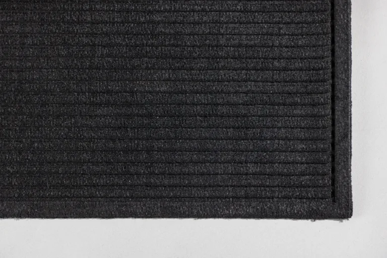 Bosse musta värvi kummist ja polüpropüleenist ristkülikukujuline uksematt, 60 × 90 cm - 19972-100