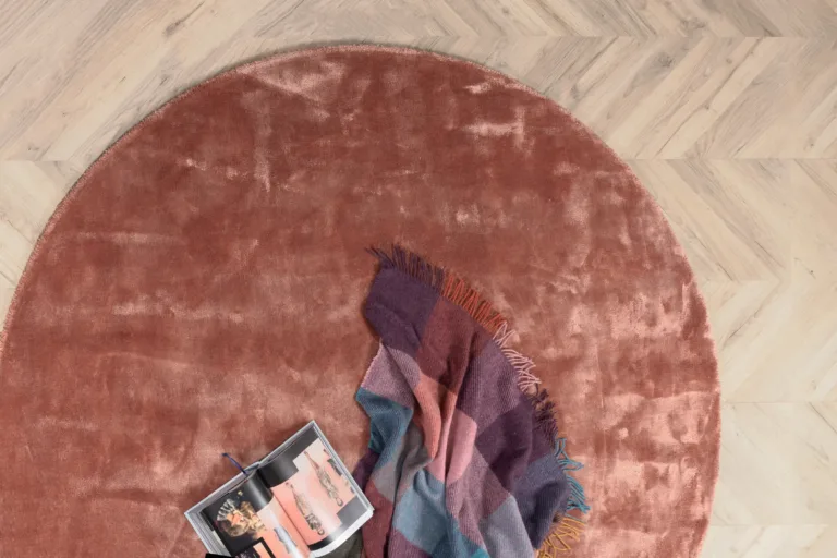 Ümmargune tolmuroosa viskoosvaip Indra, ø200 cm - 19975-339