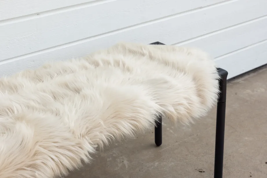 Beež kunstkarusnahast pleed Katy, 180 × 55 cm, 19993-102 – 3