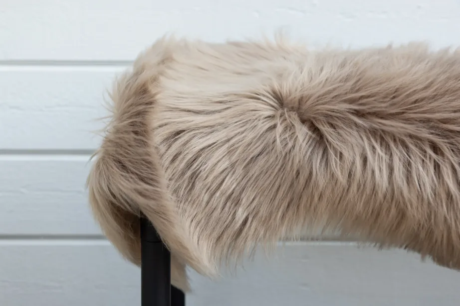 Pruun kunstkarusnahkne visketepp Katy 180 × 55 cm, 19993-103 – 4