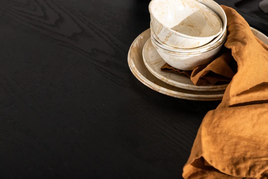 Must ümmargune söögilaud Olivia, MDF ja tammevineer, ø110 cm, 19996-428 – 10