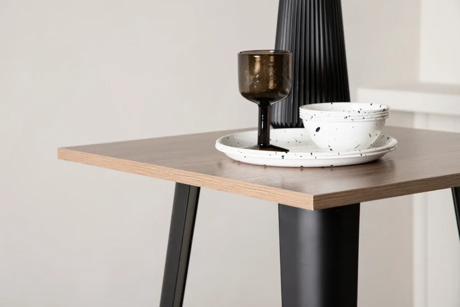 Pähklitooni MDF lauaplaadiga baarilaud Tempe mustade metalljalgadega, 19997-050 – 9