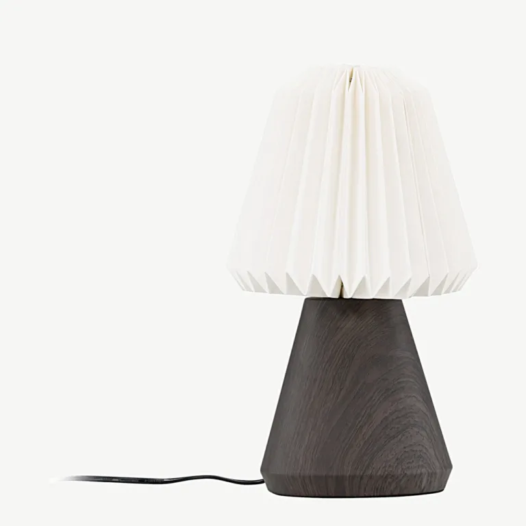 Pähklipuidust laualamp Fjällen, koonilise alusega, voltpaberist valge lambivarjuga, 33×20 cm - 20025-125