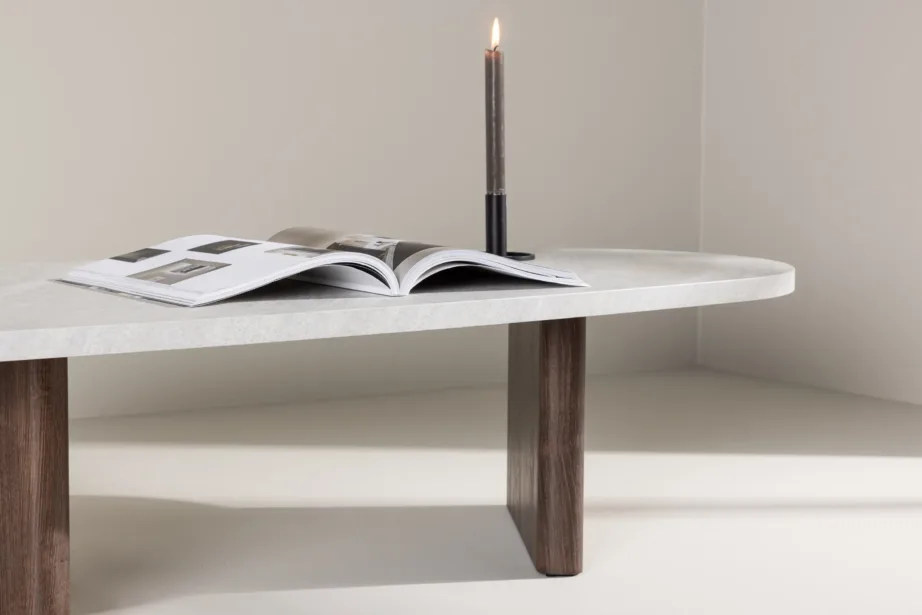 Helehall betooniimitatsiooniga diivanilaud Grönvik mokatooni jalaga, 130 × 65 cm, 20070-490 – 10