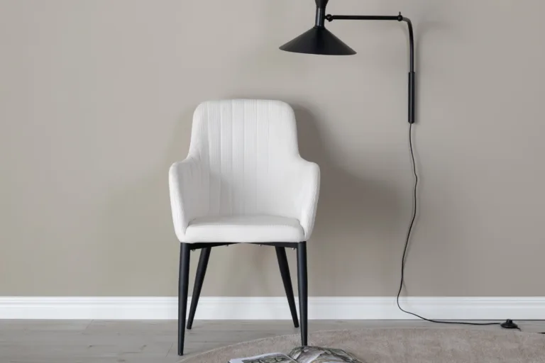 Beež Manchester-kangaga söögitool Comfort mustade metalljalgadega - 27702-890