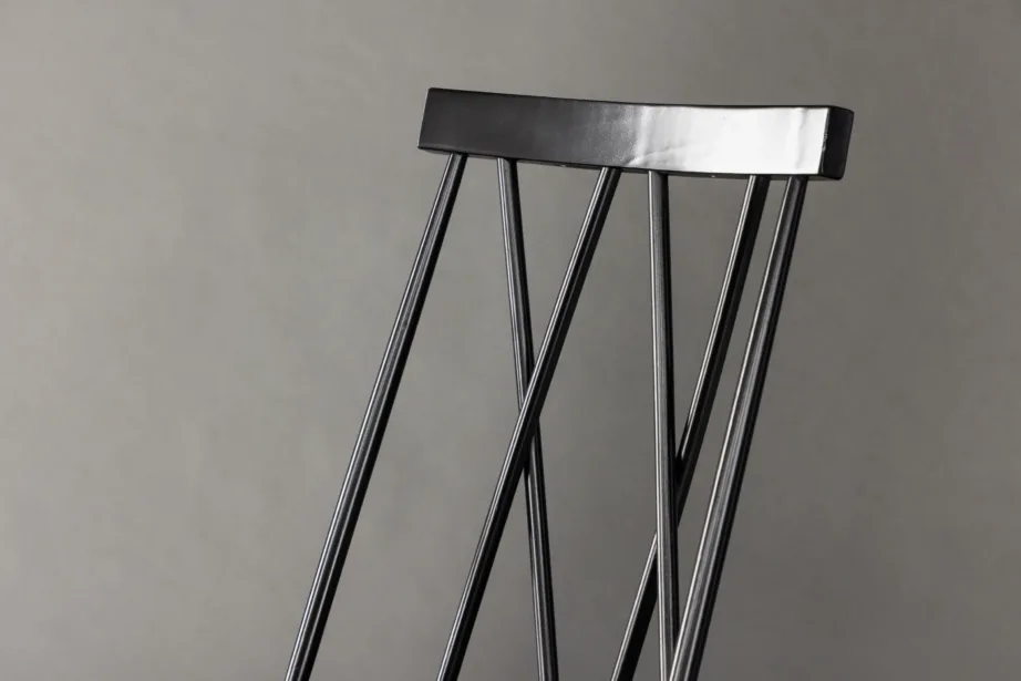 Mustast kummipuidust söögitool Mariette (ergonoomilise disainiga), 29270-368 – 10