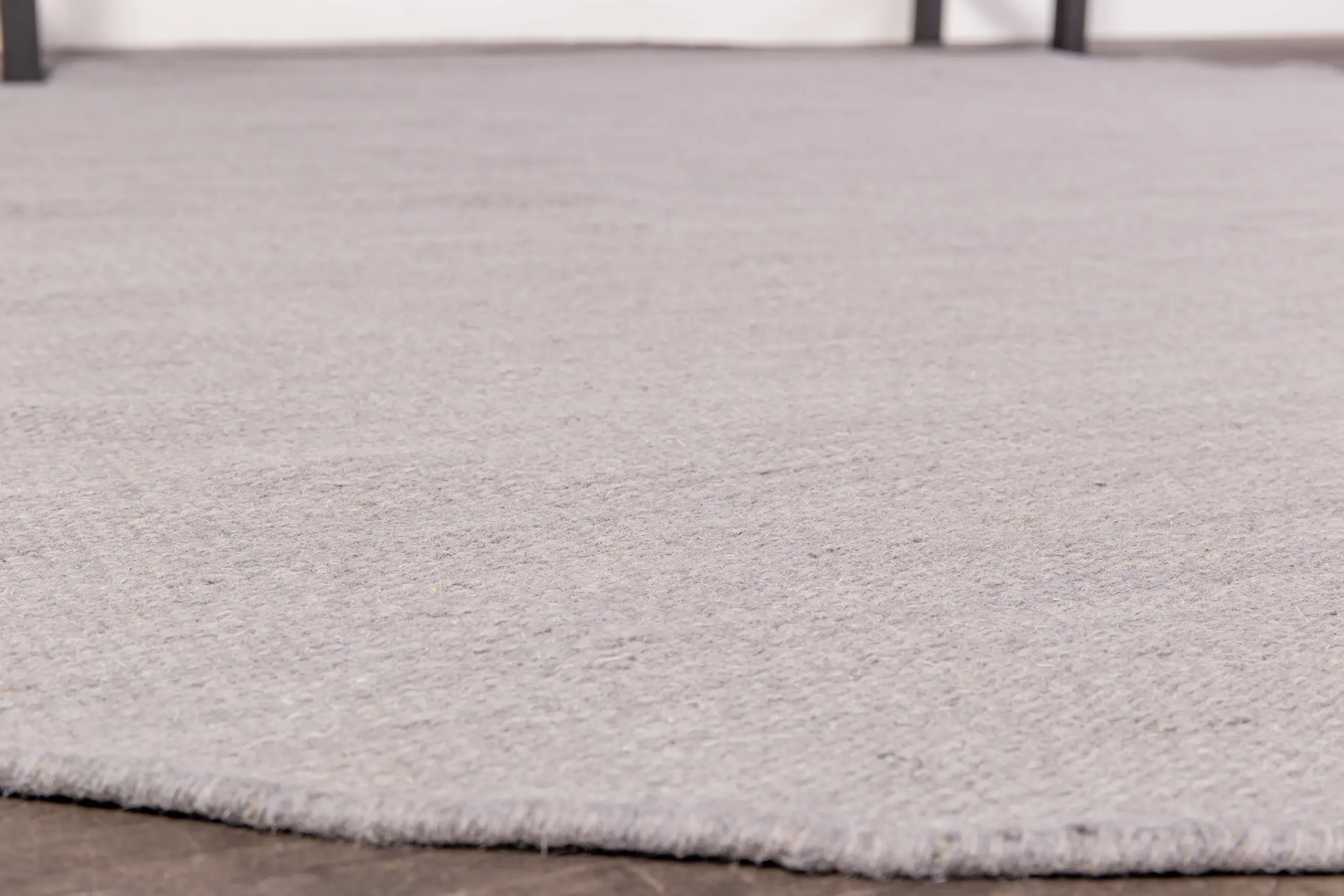 Konsoollaud Rise halli betooni imiteeringuga ja musta terasraamiga (110 × 30 × 80 cm) - 29918-668