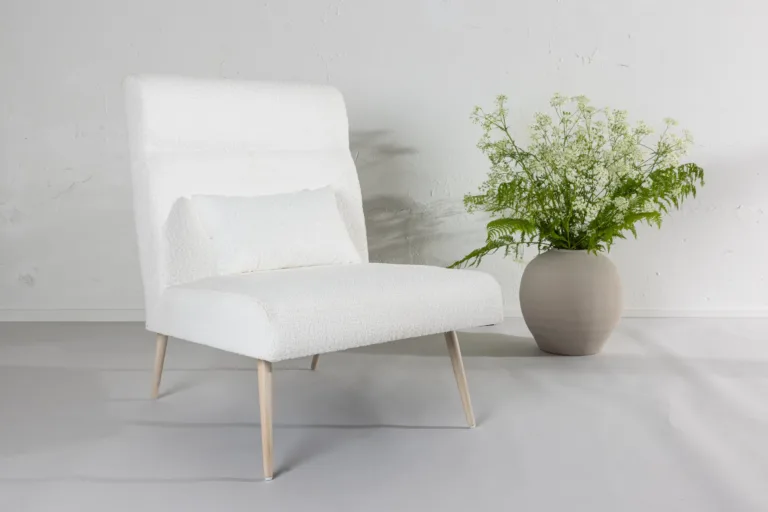 Valge buklee-kangaga tugitool Bloom valge peitsiga metalljalgadel - 30029-101