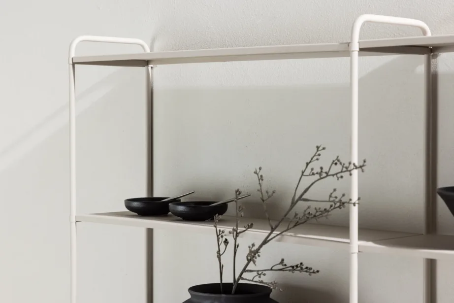 Beežist pulbervärvitud rauast seinariiul Lyon, 3 kitsast tasapinda, 30051-101 – 10