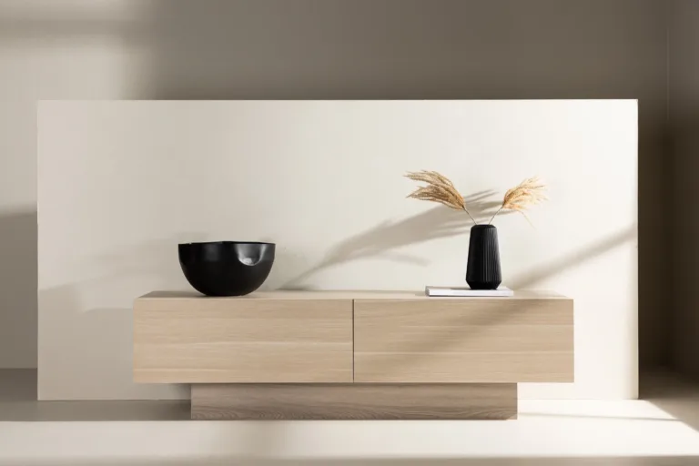 Valge peitsiga MDF TV-alus Cuenca klaasriiuliga, 160 cm - 30168-130