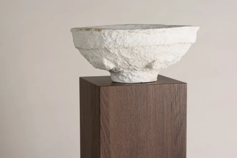 Ramsvik tumepruun MDF-postament, 23×23×65 cm - 42000-290