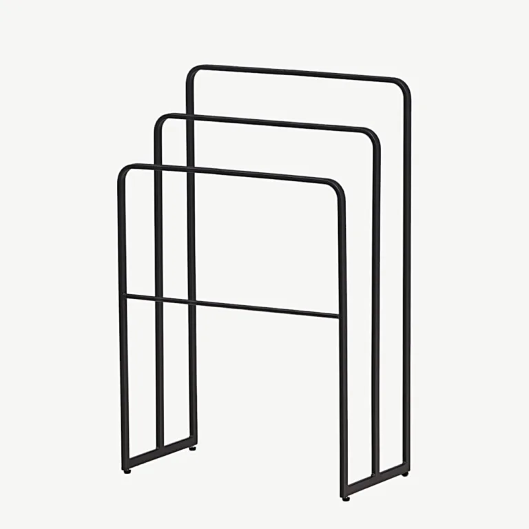 Minimalistlik mustast metallist riidehoidja Drammen (3 riputuskaart) - 42000-448