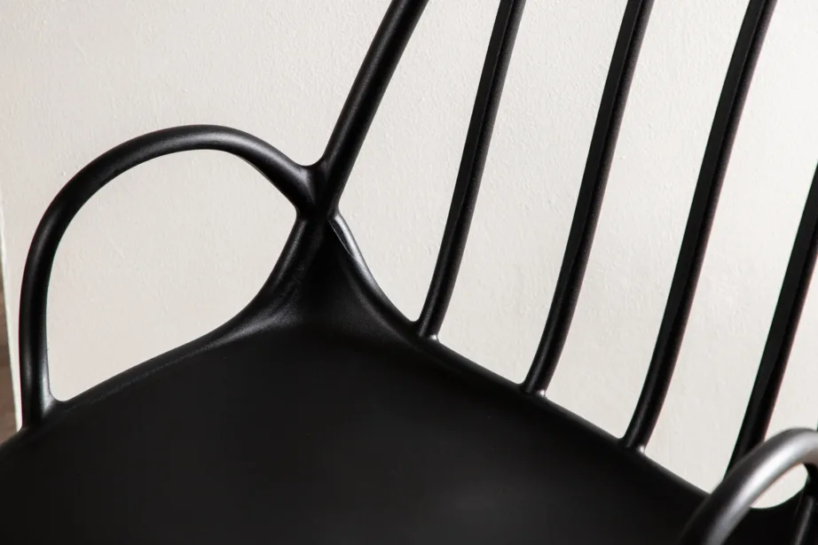 Must käetugedega plastik- ja terasjalgadega söögitool Dyrön, 43000-261 – 10