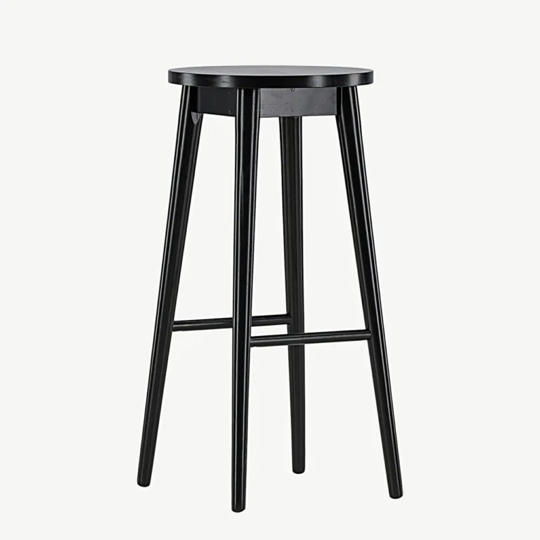 Mustast kummipuidust minimalistlik baaritool Mollösand jalatoega - 44100-061