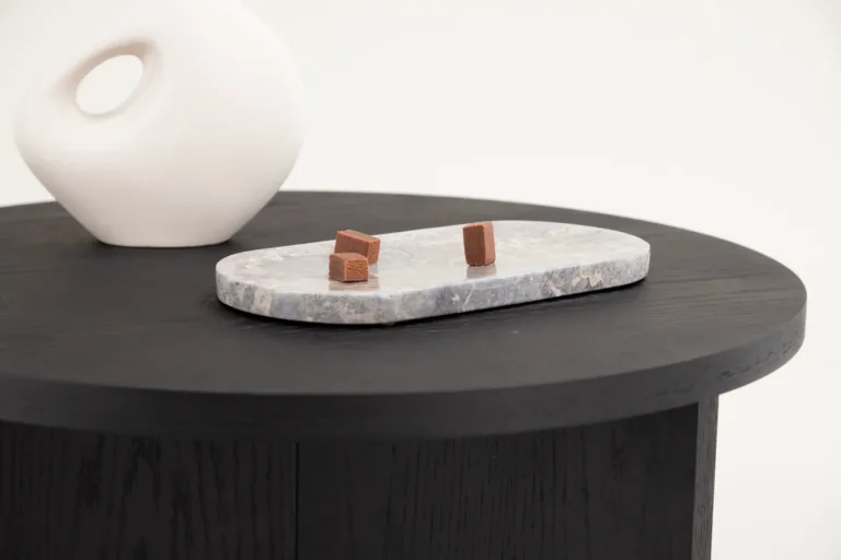 Saltö suur ümmargune diivanilaud musta spoonitud MDF-ga - 48000-451