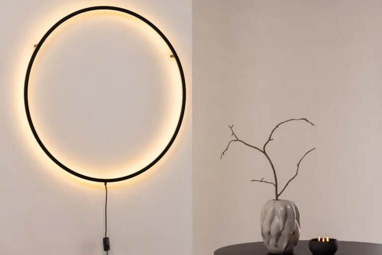 Must ümmargune LED-seinavalgusti Sörmjöle x Josefin Lustig, Ø100 cm (alumiinium) - 50052-001