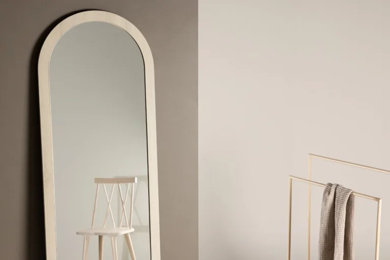 Kaarja ülaosaga valge peitsiga MDF-raamiga suur põrandapeegel Memphis, 60 × 193 cm - 59171-130