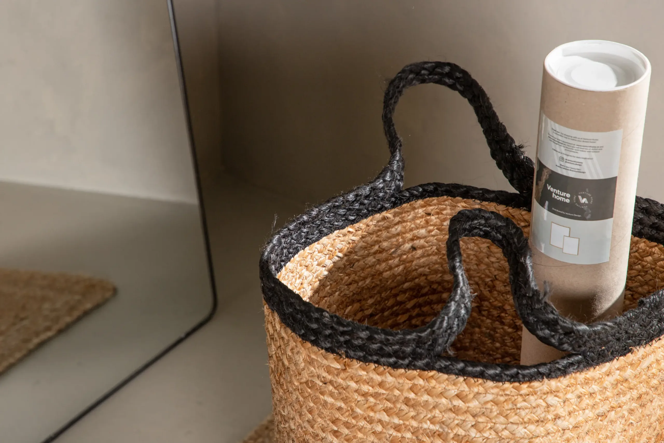 Punutud jute hoiukorv Pune, looduslik/musta äärega, ø35 cm - 60003-101