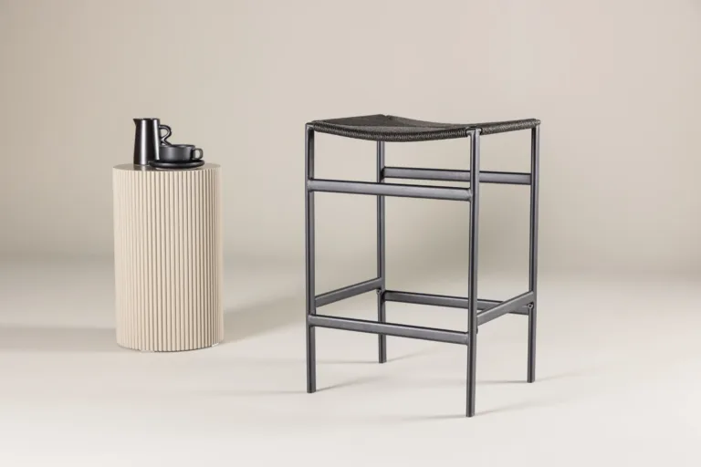 Mustast köiematerjalist istmega baaritool Polly, terasraam (66 cm) - 61125-100