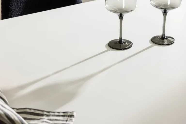 Valge MDF söögilaud Silar (180 × 90 cm, terasjalad) - 61126-101