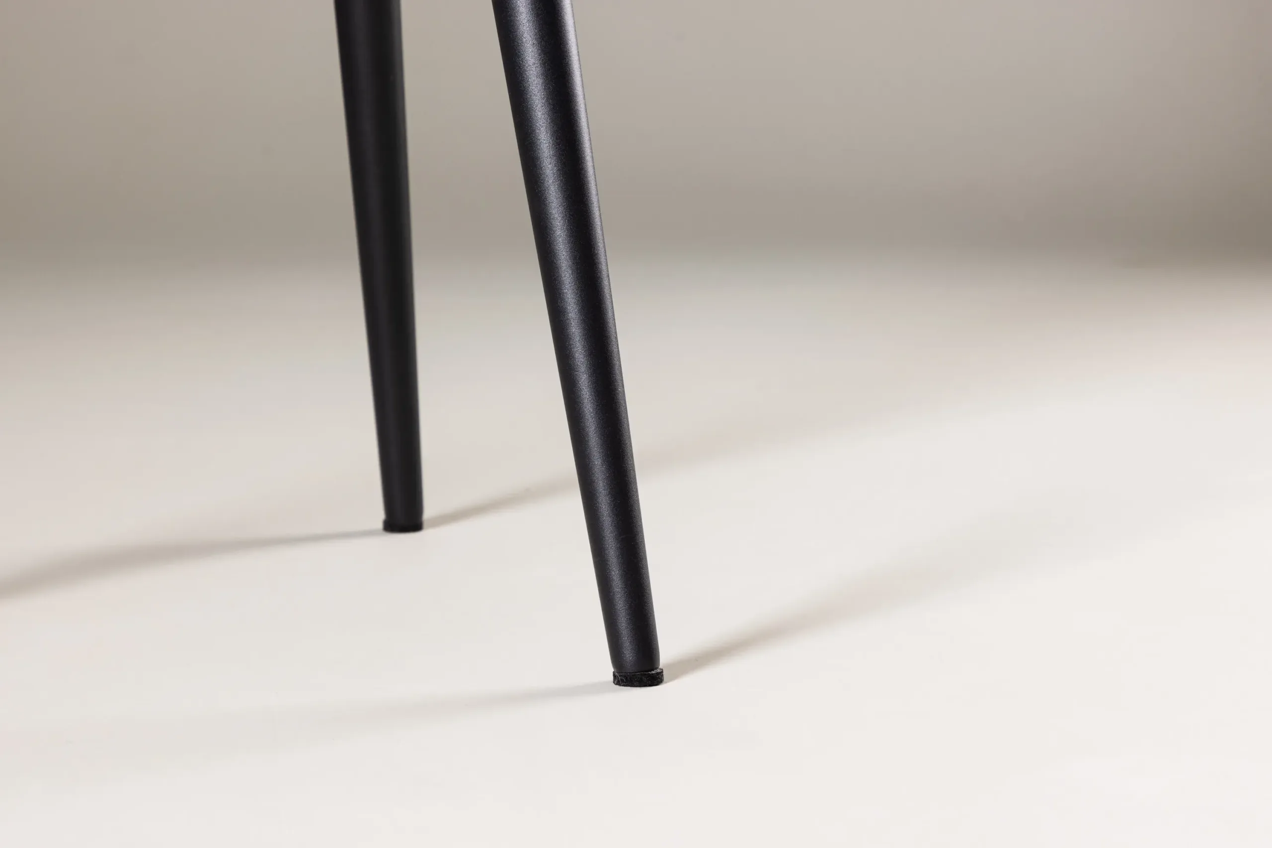 Minimalistlik must abilaud Askim – MDF ja teras, Ø48 cm - 61144-100