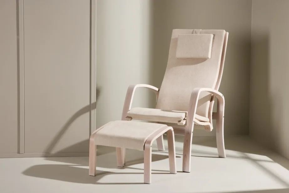 Grötö tugitool jalatoega, helehalli polüestriga, valgeks peitsitud vineer, 61200-106 – 8