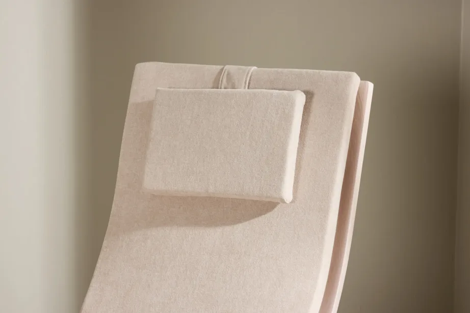 Grötö tugitool jalatoega, helehalli polüestriga, valgeks peitsitud vineer, 61200-106 – 10